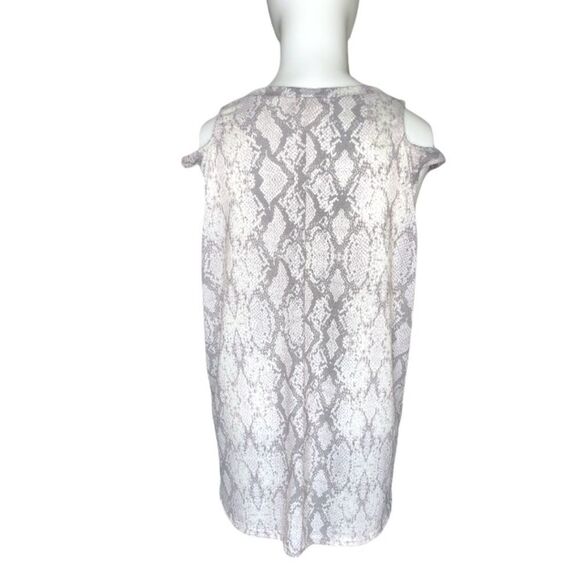 143 Story by Line up size medium cold shoulder snakeskin print top - Picture 5 of 5